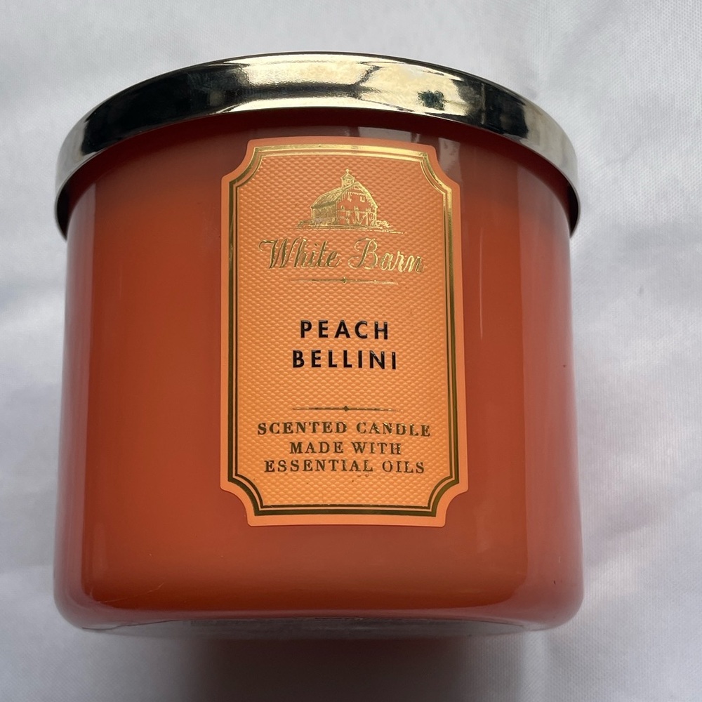 White Barn Peach Bellini Candle Bath and Bodyworks - Picture 1 of 8